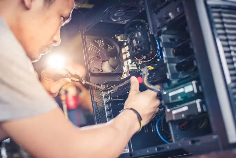 Desktop computer repair and maintenance services